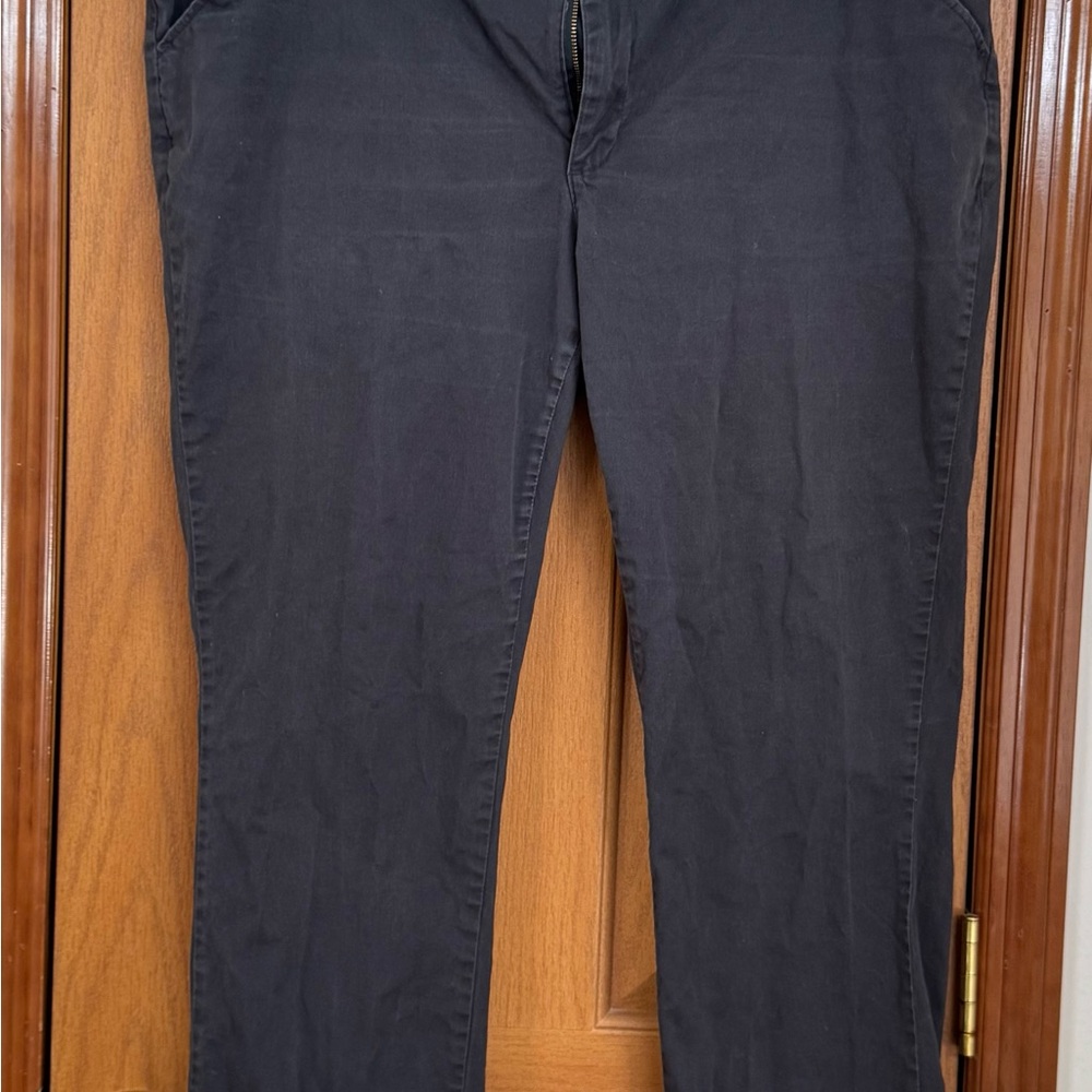 Lee Women's Plus Size Dark Gray Straight Leg Chinos Pants Trousers size 18W